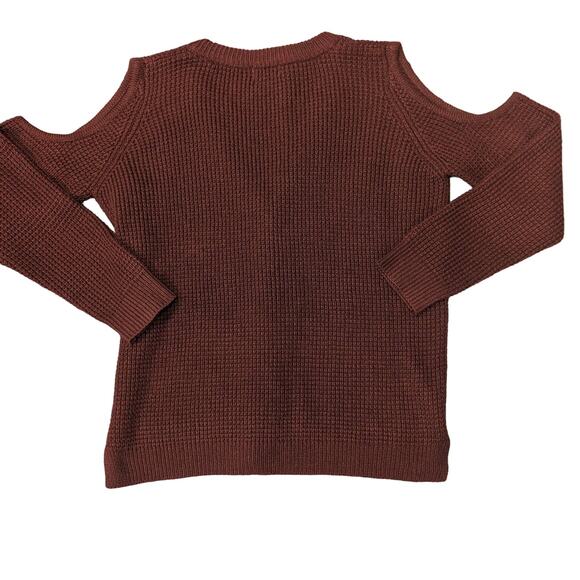 Wet seal sweater holes below shoulder Size M - Picture 2 of 6